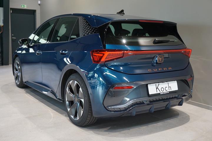 Blå Cupra Born fra 2025