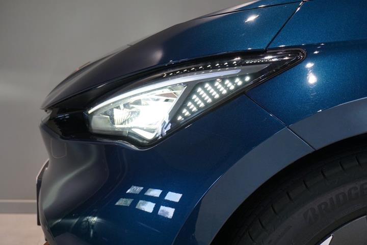 Blå Cupra Born fra 2025