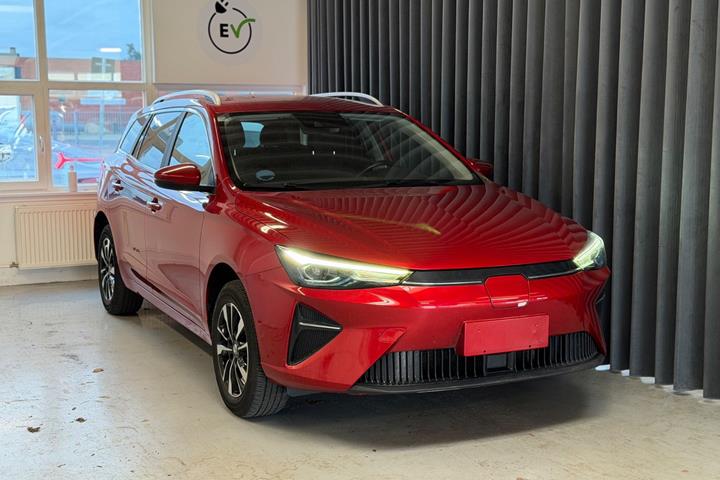 Rød MG MG5 fra 2023
