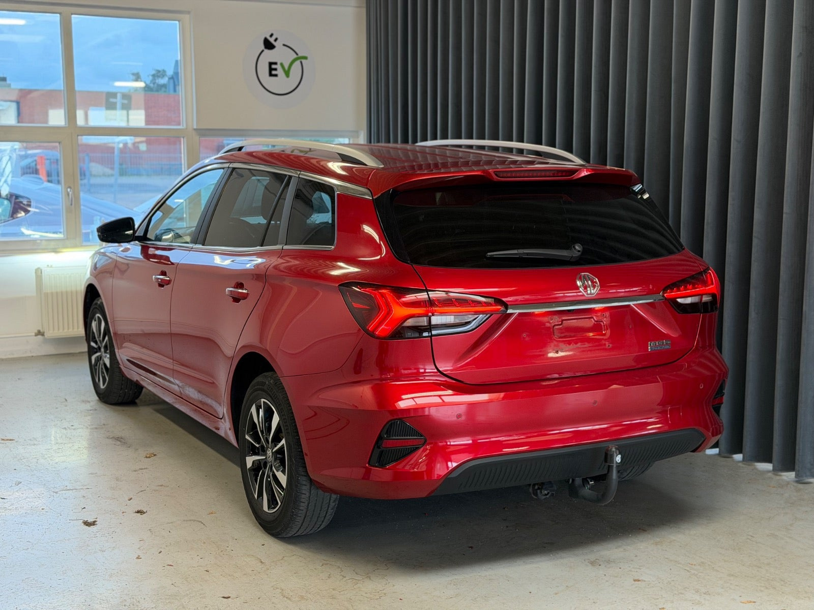 Rød MG MG5 fra 2023
