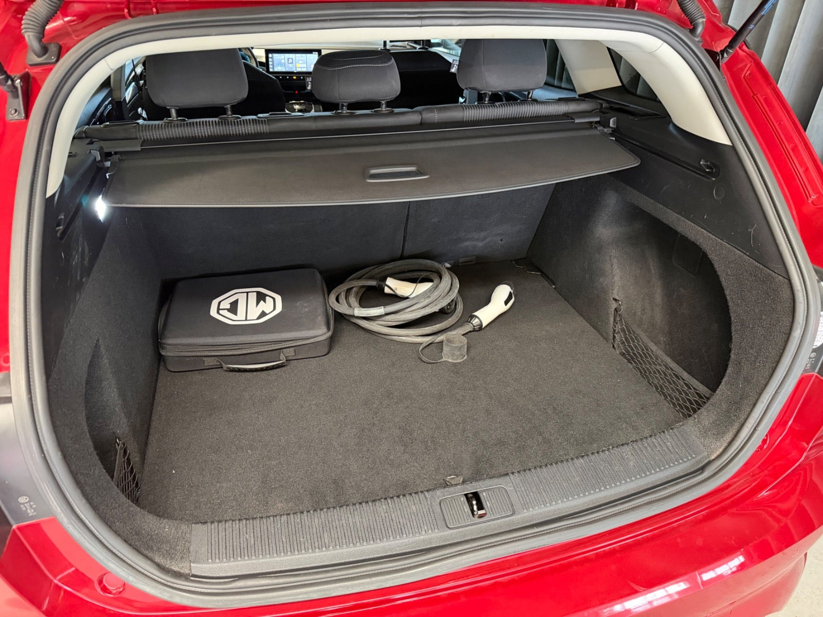 Rød MG MG5 fra 2023