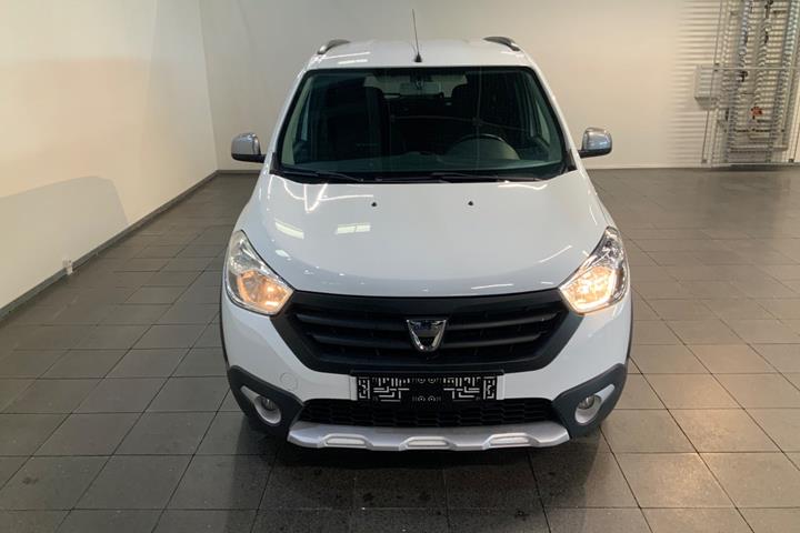 Hvid Dacia Lodgy Stepway fra 2016