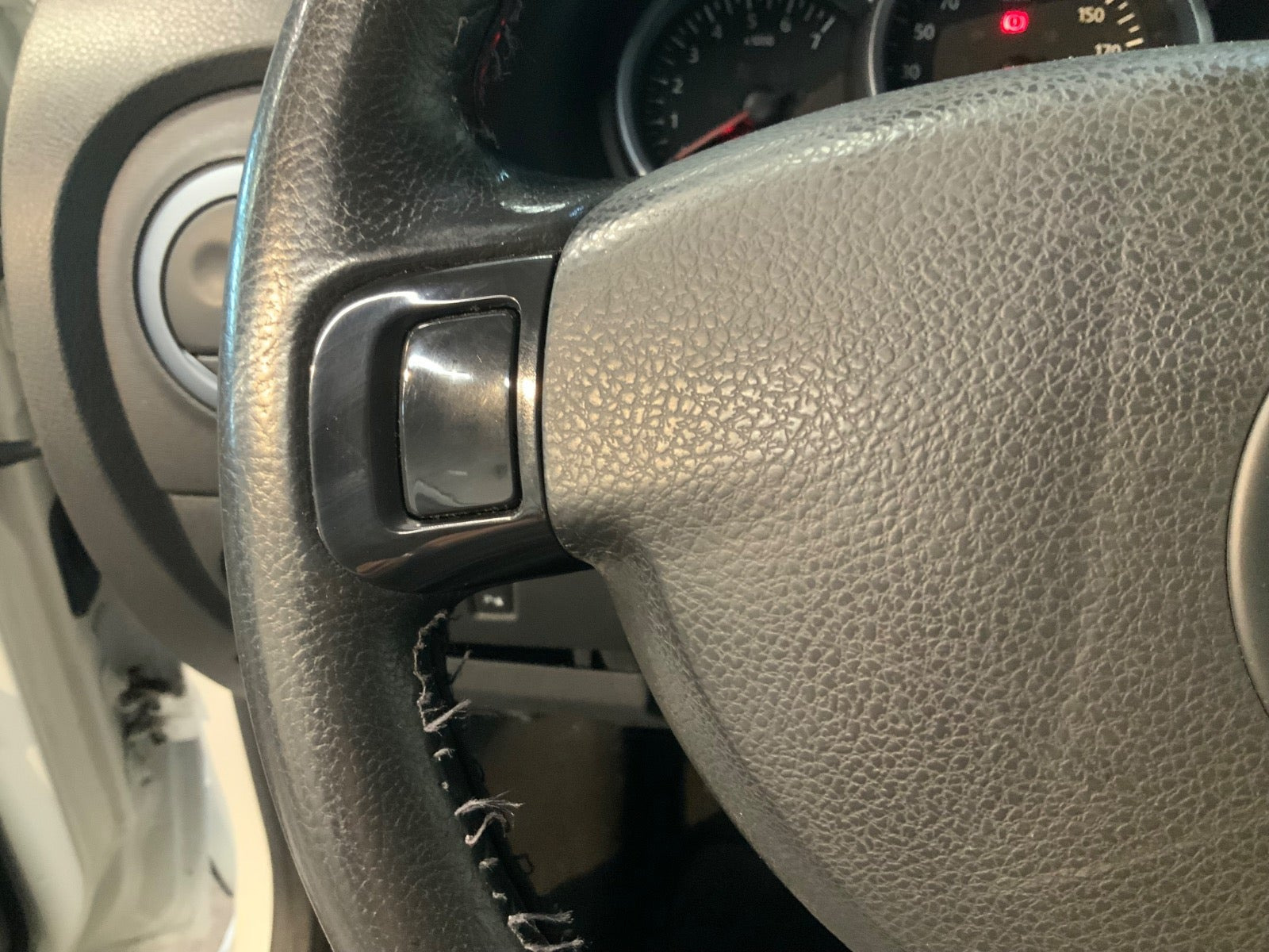 Hvid Dacia Lodgy Stepway fra 2016