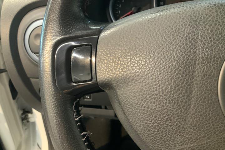 Hvid Dacia Lodgy Stepway fra 2016