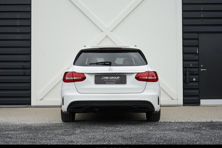 Hvid Mercedes C450 fra 2016