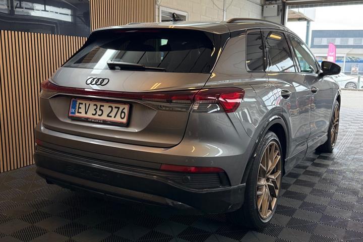 Grå Audi Q4 e-tron fra 2022