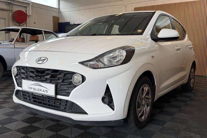 Hvid Hyundai i10 fra 2021