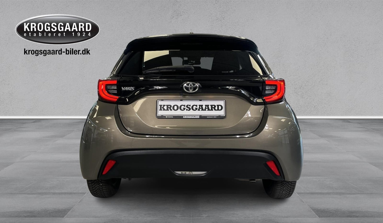 Grå Toyota Yaris fra 2021