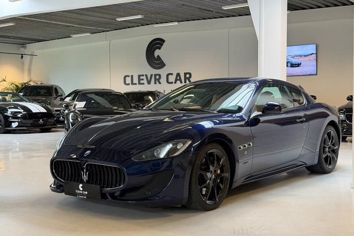 Blå Maserati Granturismo fra 2016