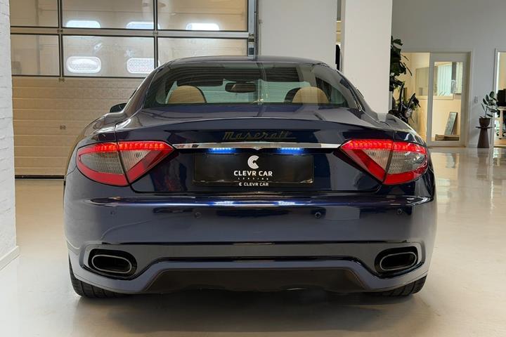 Blå Maserati Granturismo fra 2016