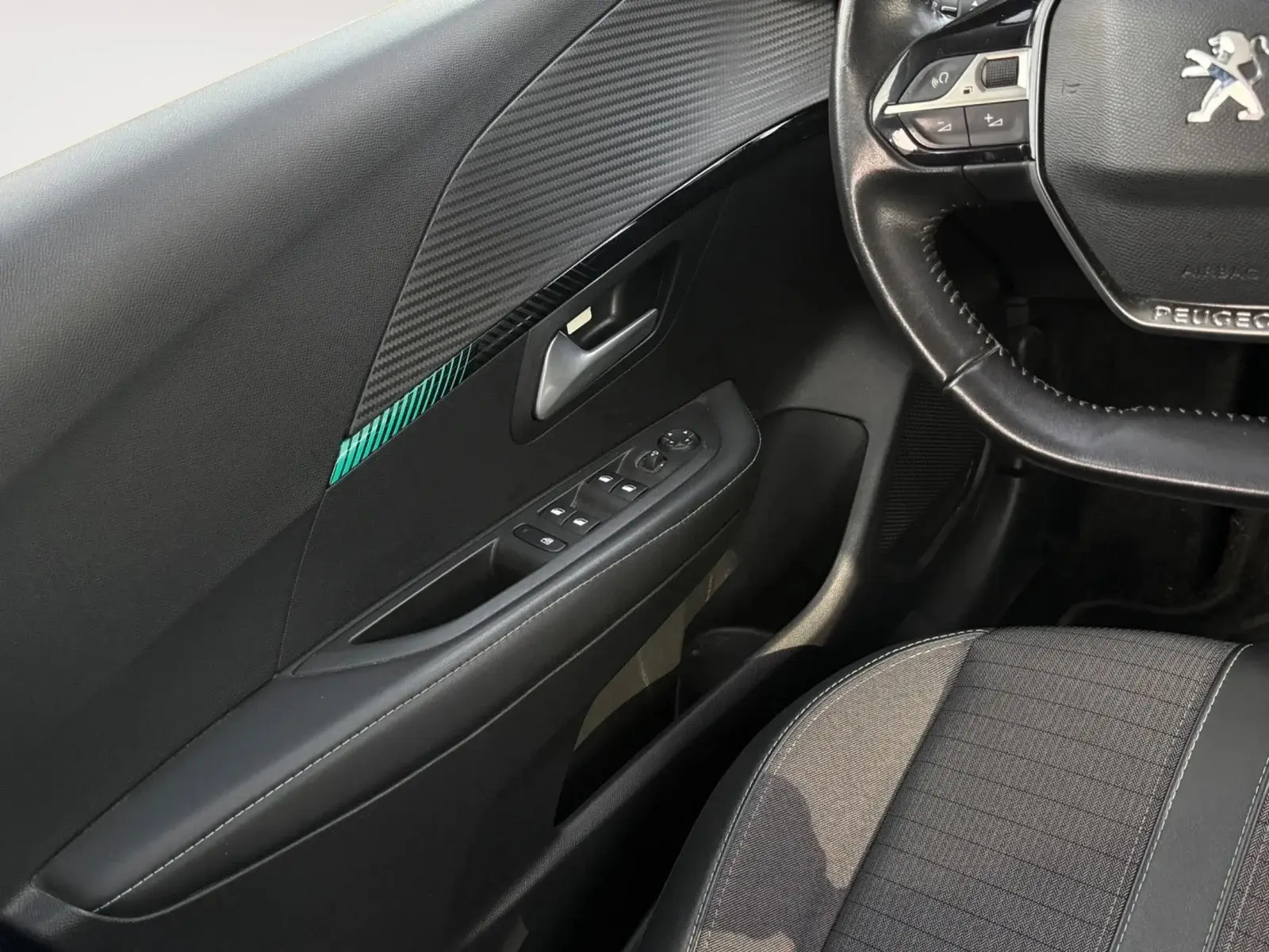 undefined Peugeot 208 fra 2020