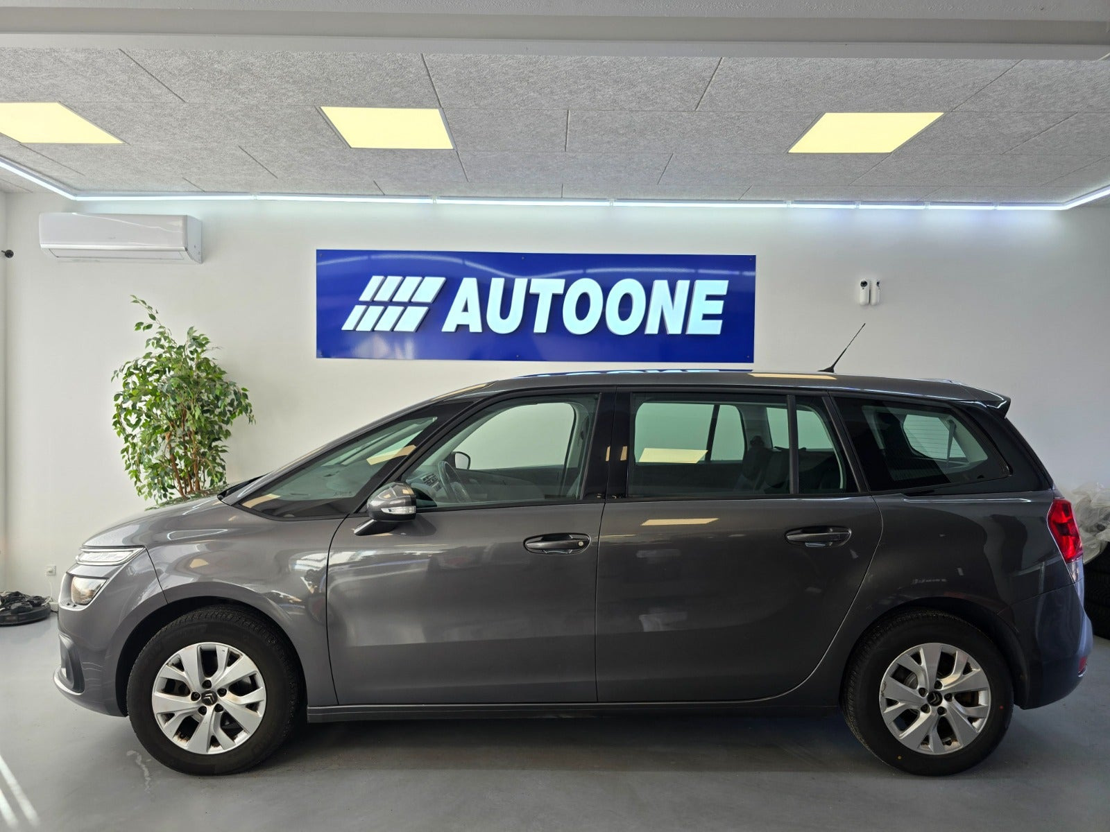 Grå Citroën Grand C4 Picasso fra 2018
