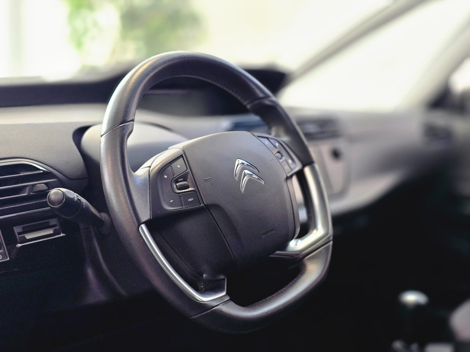 Grå Citroën Grand C4 Picasso fra 2018