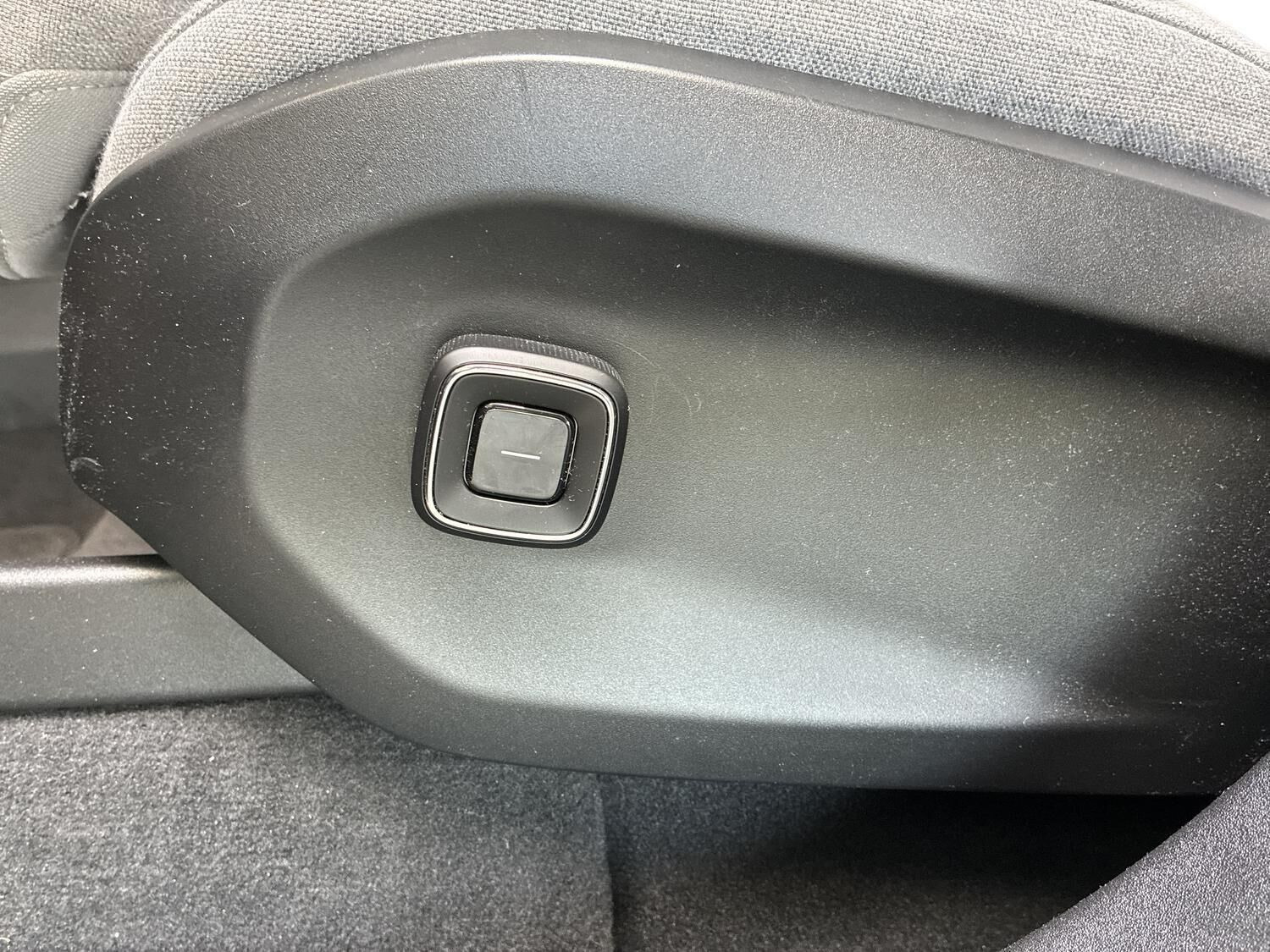 Sort Volvo EX90 fra 2025