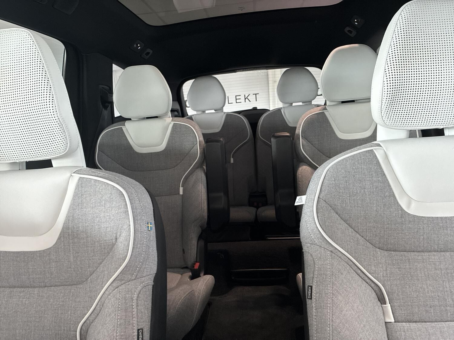 Sort Volvo EX90 fra 2025