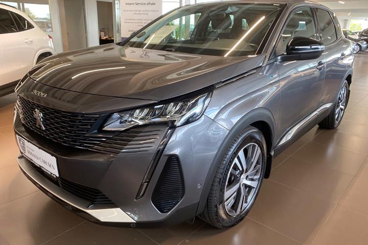 Grå Peugeot 3008 fra 2021