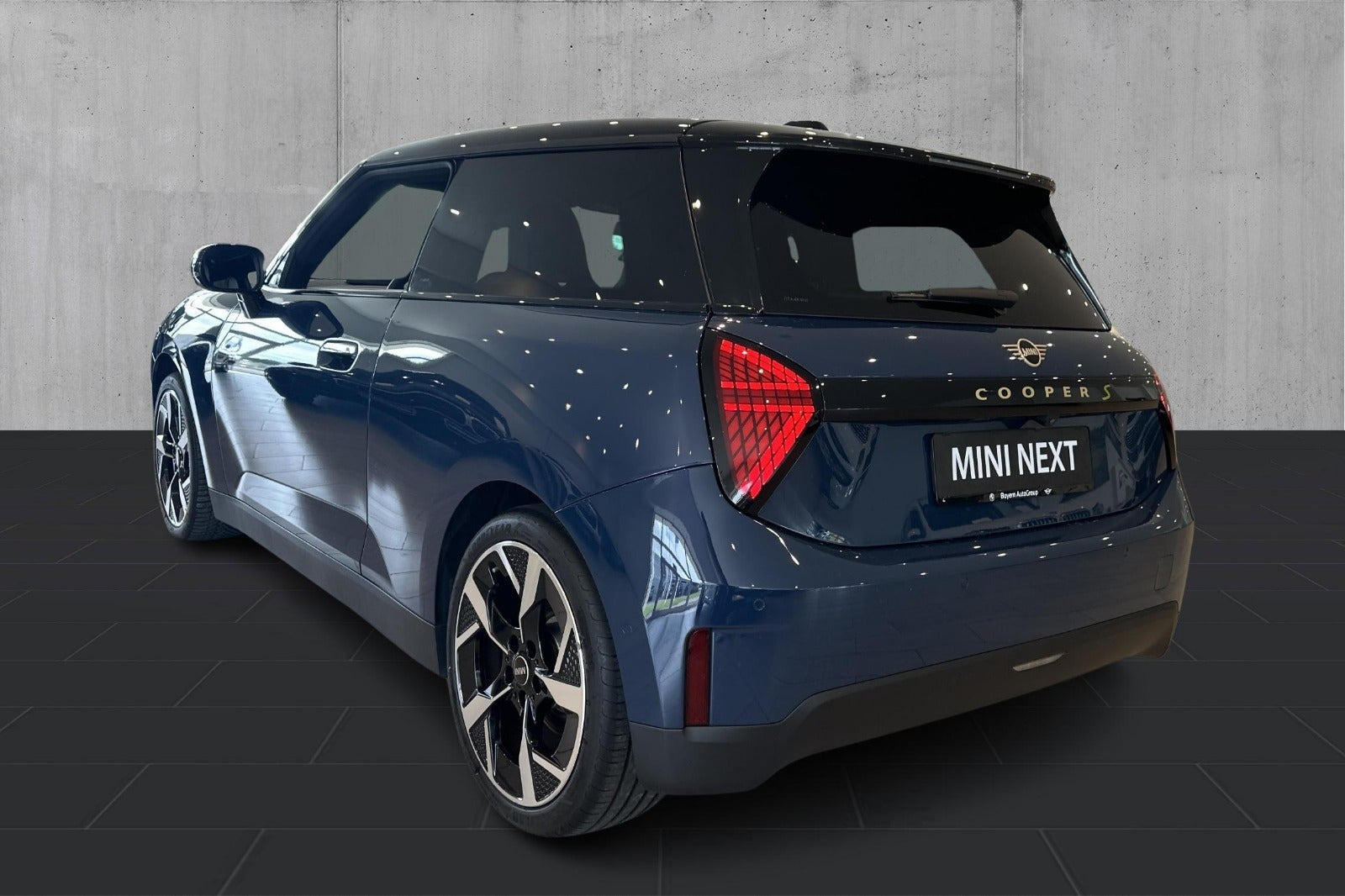 Blå Mini Cooper SE fra 2024