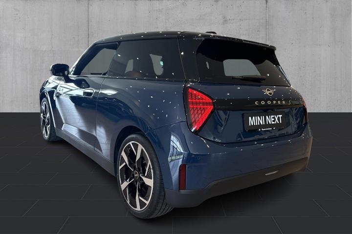 Blå Mini Cooper SE fra 2024