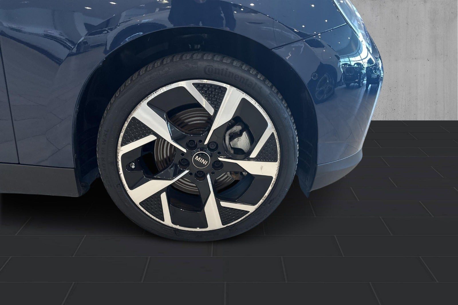 Blå Mini Cooper SE fra 2024