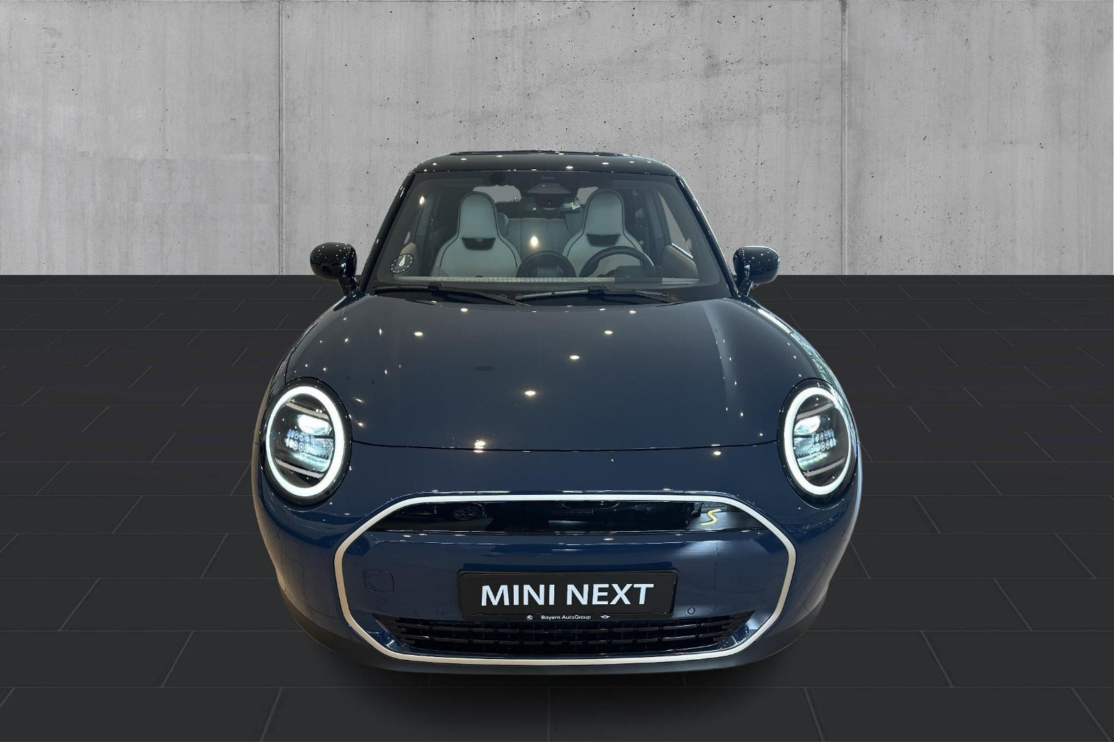 Blå Mini Cooper SE fra 2024