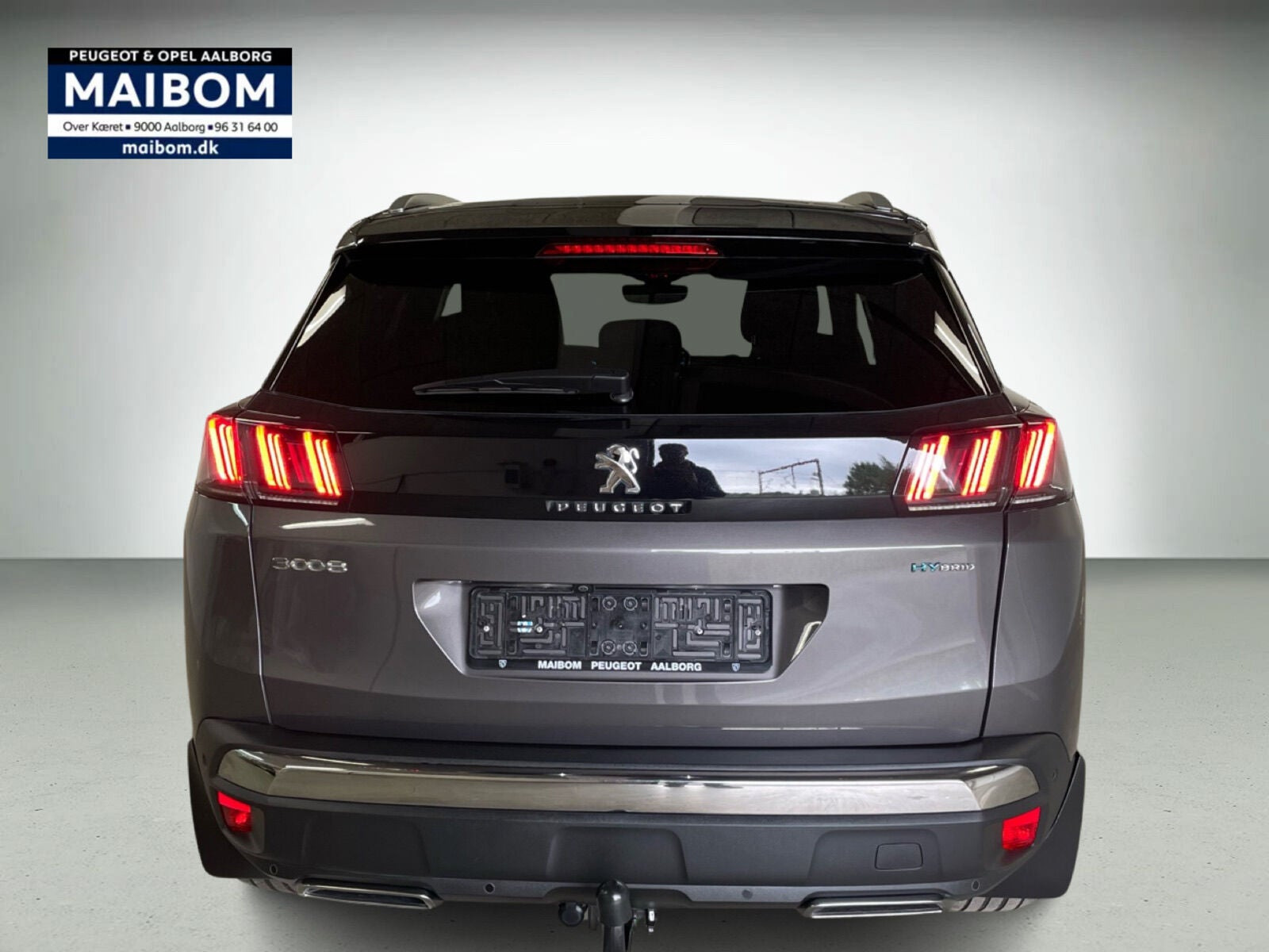Grå Peugeot 3008 fra 2021