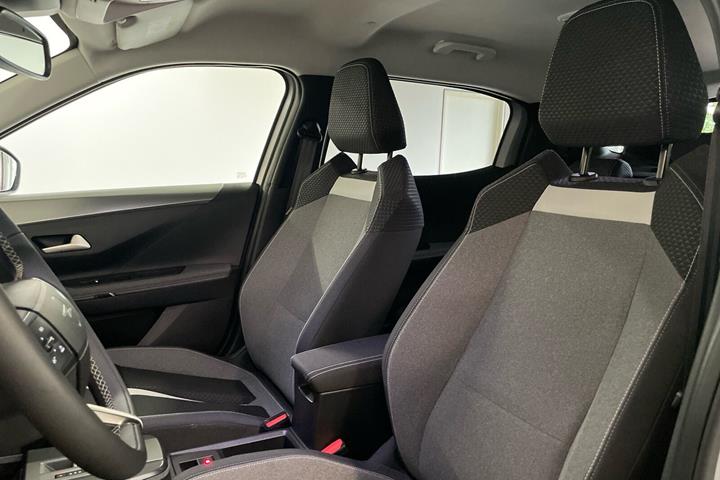 Sølv Opel Frontera fra 2025