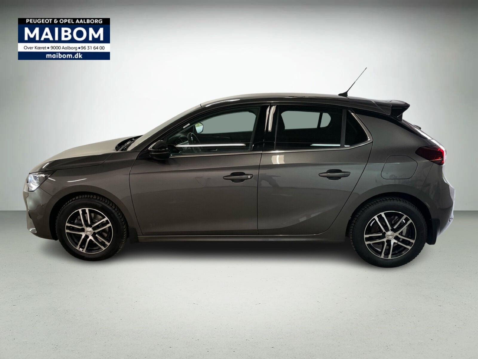 Grå Opel Corsa fra 2020