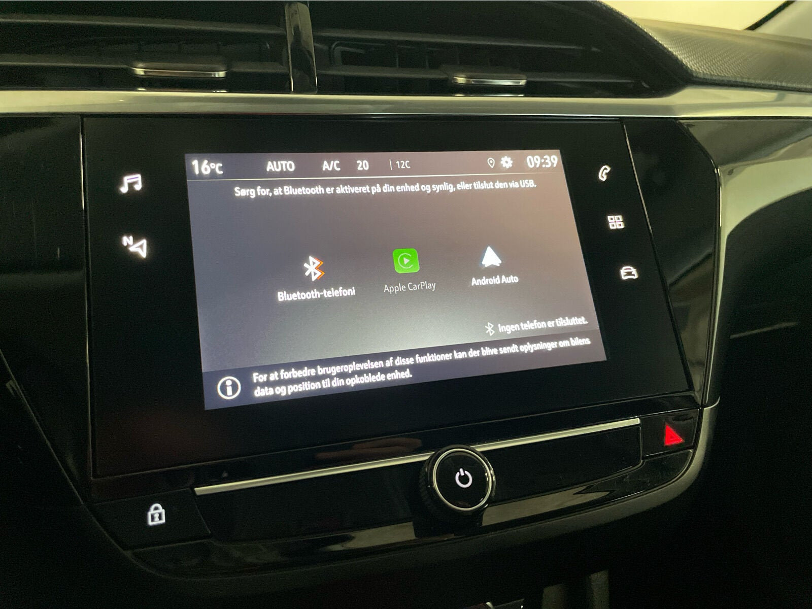Grå Opel Corsa fra 2020