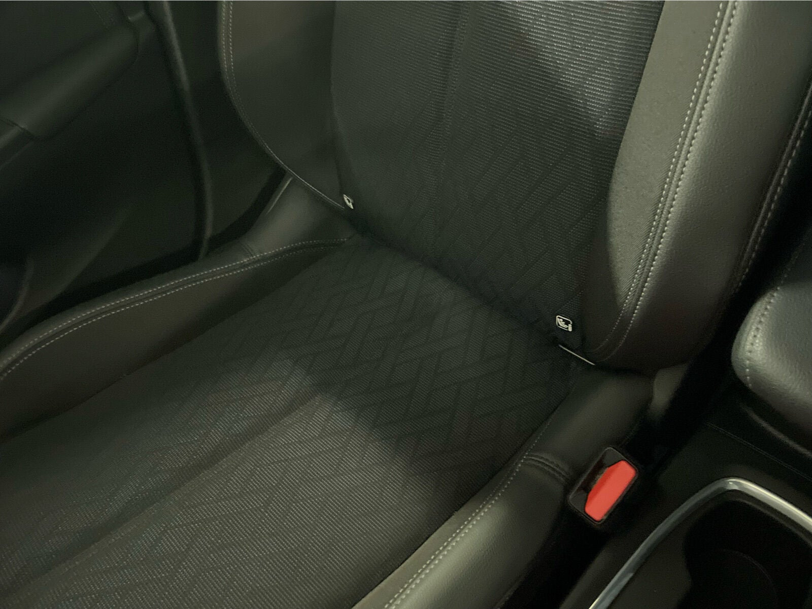 Grå Opel Corsa fra 2020
