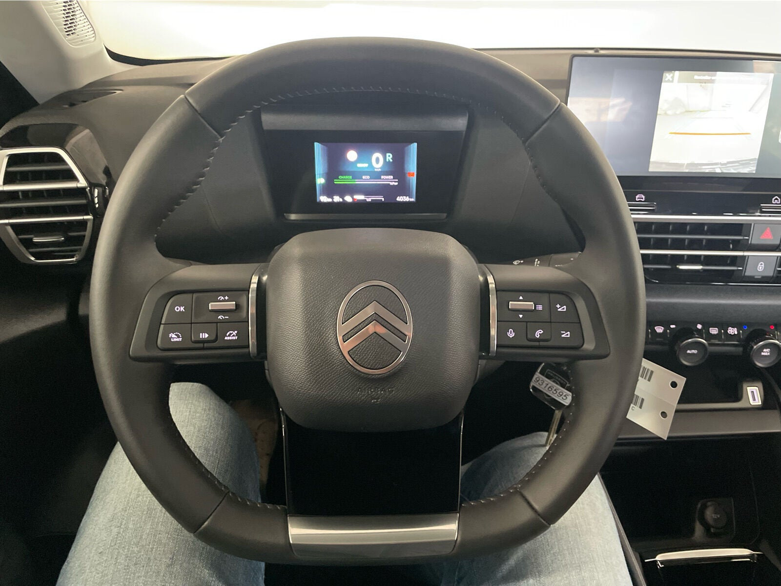 Grå Citroën ë-C4 X fra 2025