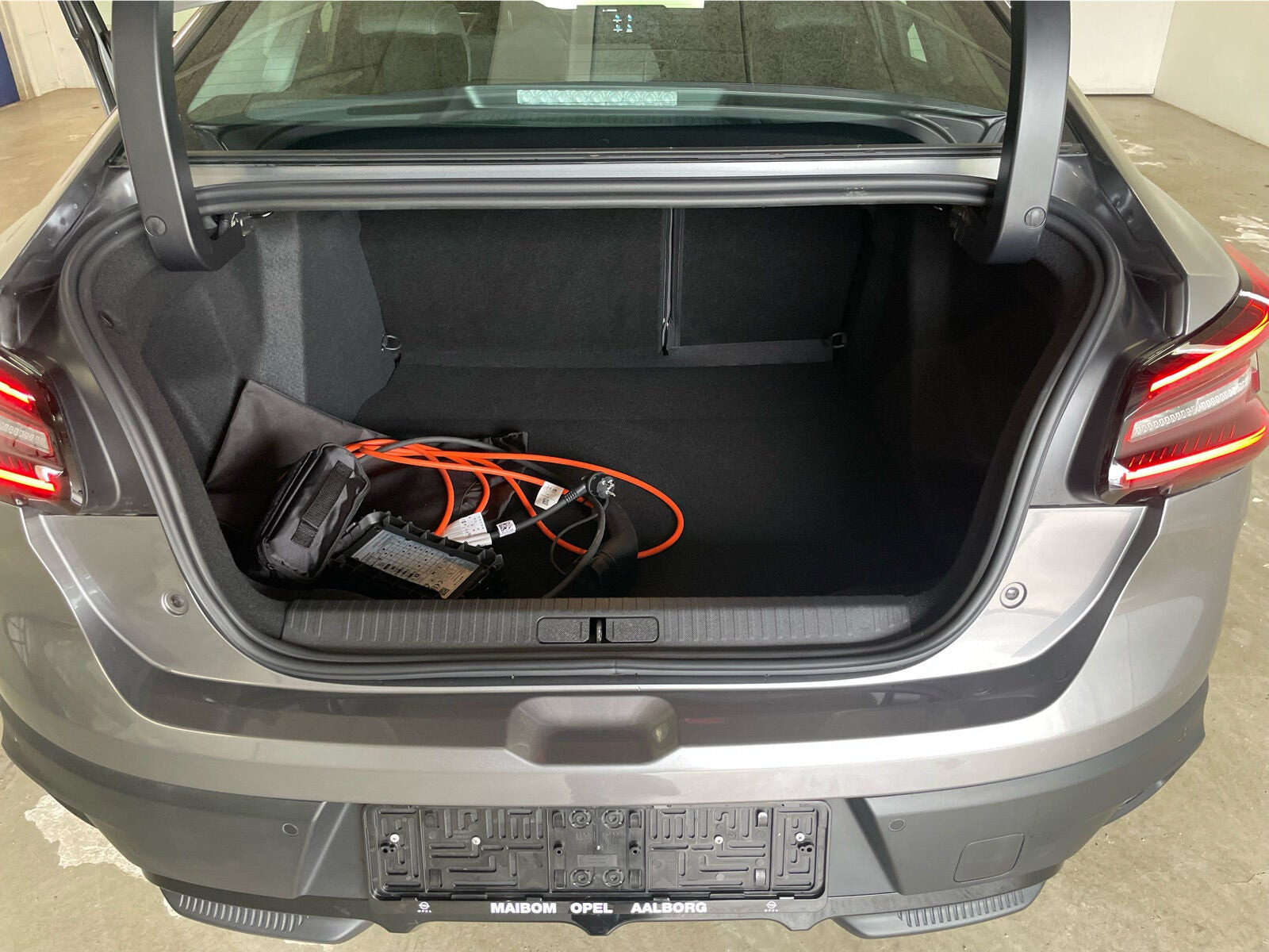 Grå Citroën ë-C4 X fra 2025