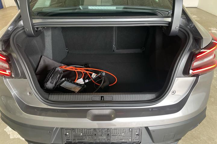 Grå Citroën ë-C4 X fra 2025