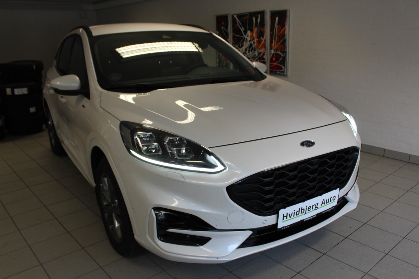Hvid Ford Kuga fra 2021
