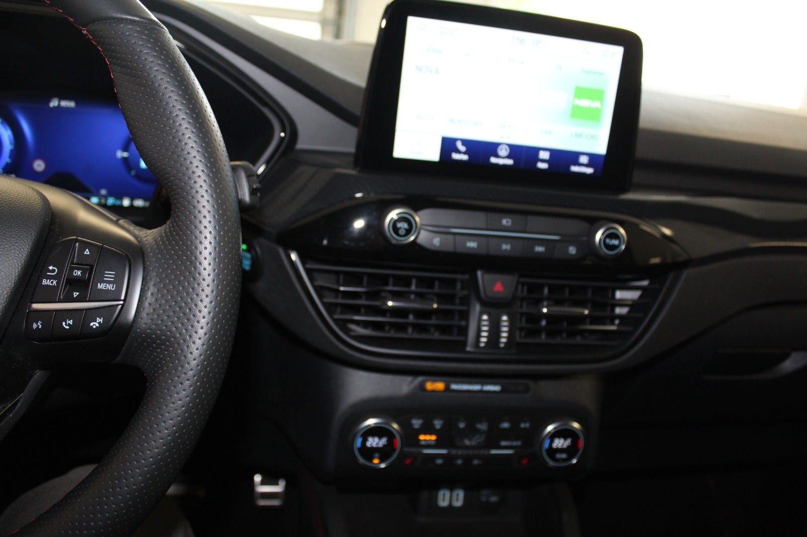 Hvid Ford Kuga fra 2021