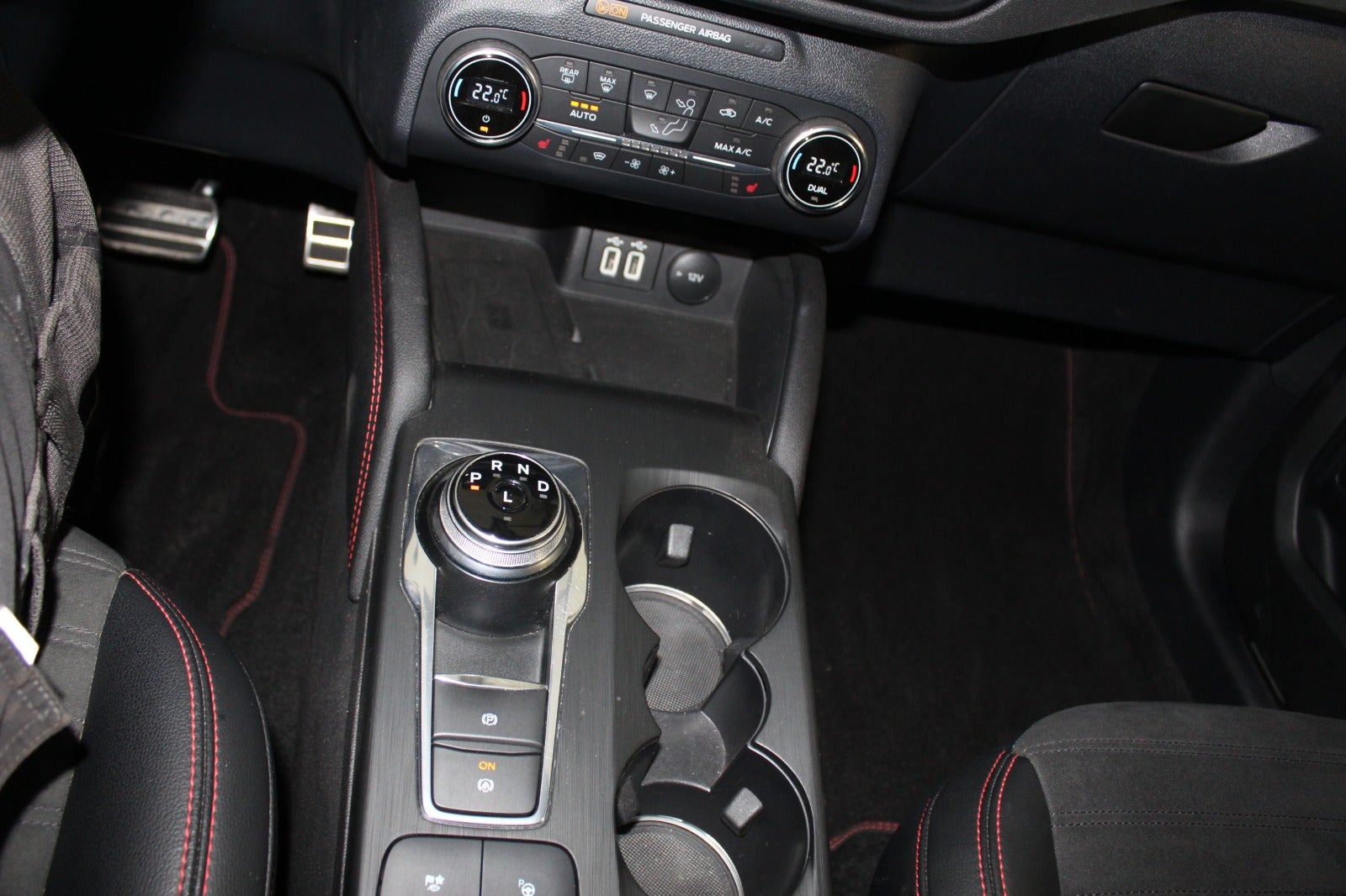 Hvid Ford Kuga fra 2021