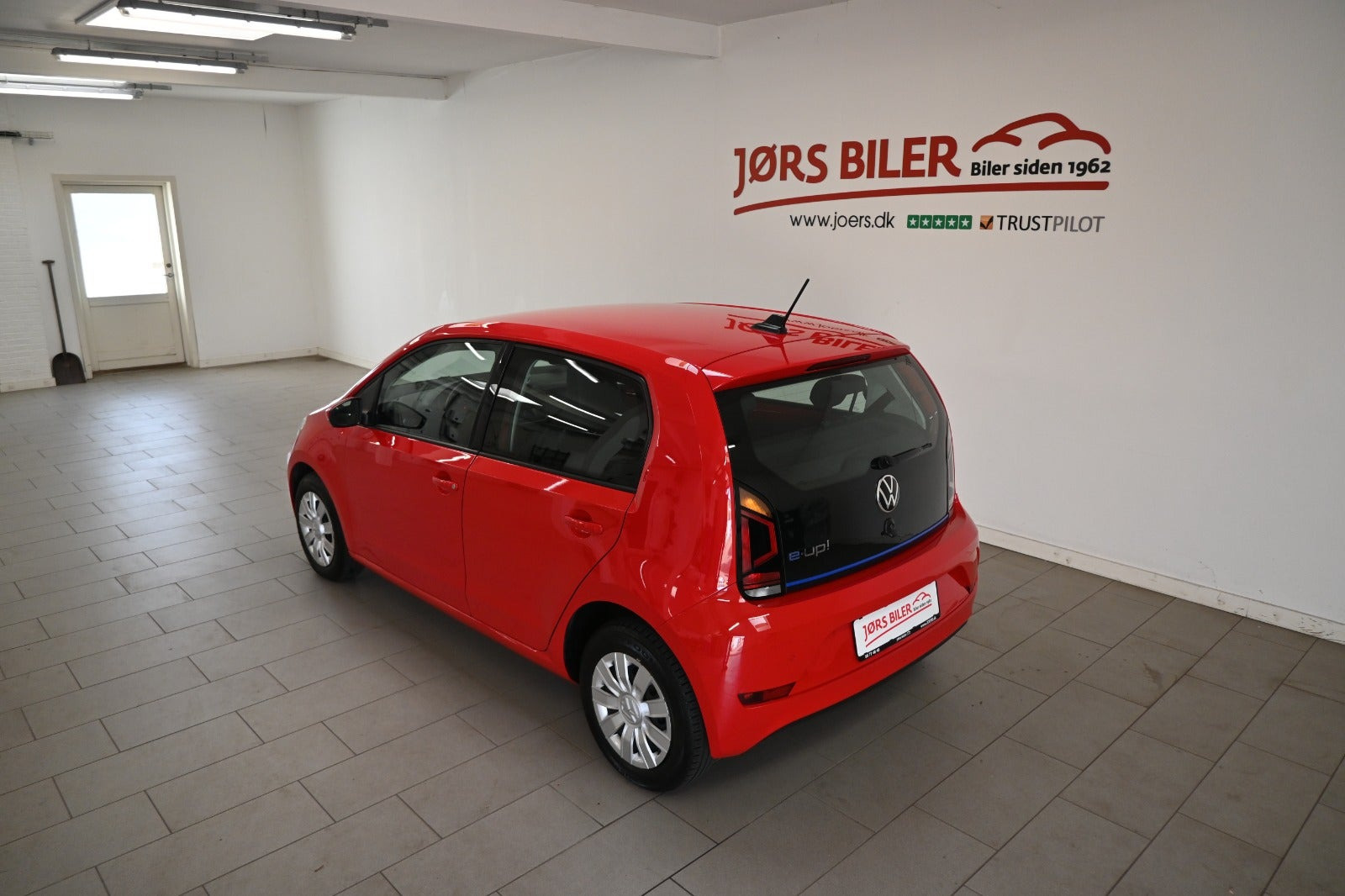 Rød VW E-UP! fra 2022