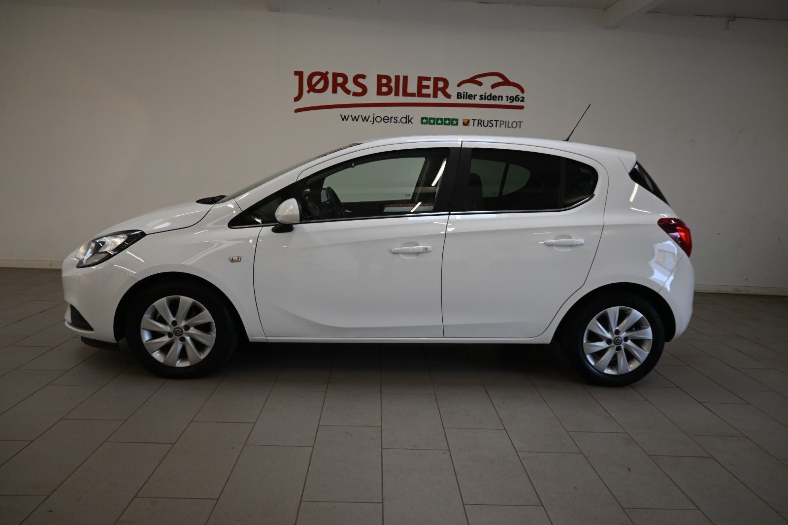 Hvid Opel Corsa fra 2019