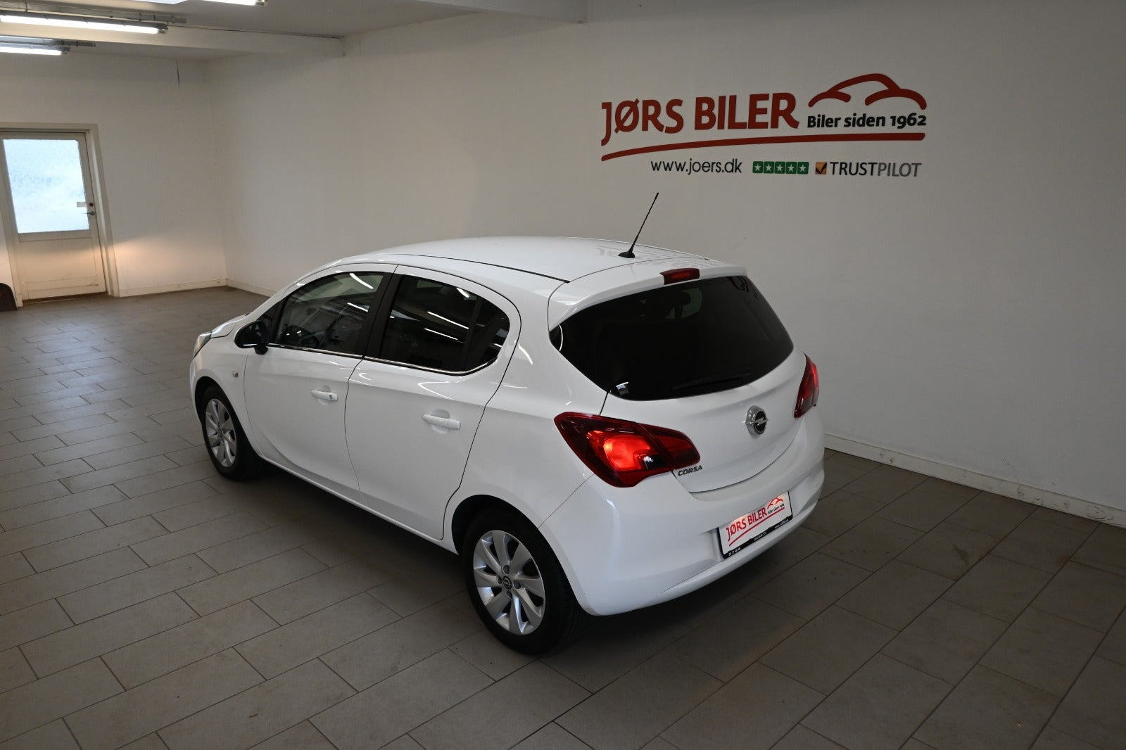 Hvid Opel Corsa fra 2019