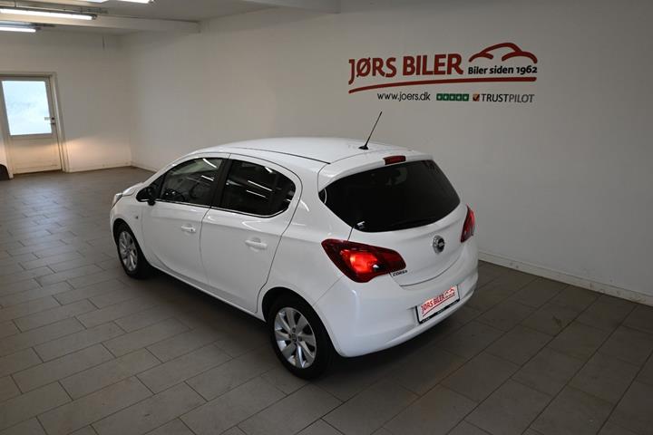 Hvid Opel Corsa fra 2019