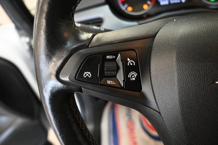 Hvid Opel Corsa fra 2019