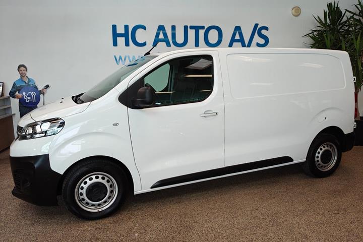 Hvid Opel Vivaro fra 2022