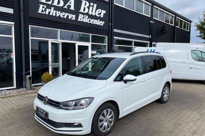 Hvid VW Touran fra 2020