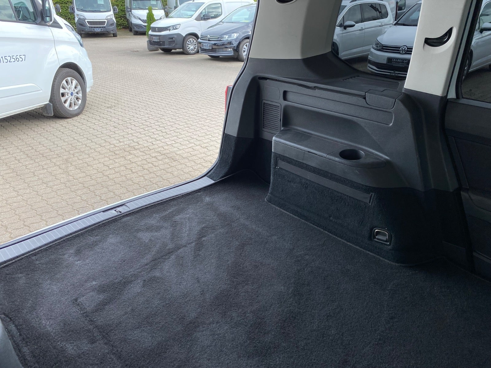 Hvid VW Touran fra 2020