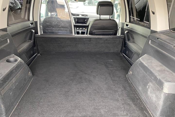 Hvid VW Touran fra 2020