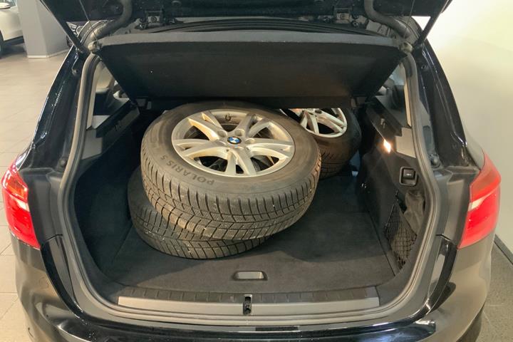 Sort BMW 220d fra 2017
