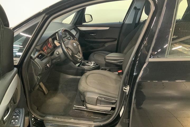 Sort BMW 220d fra 2017