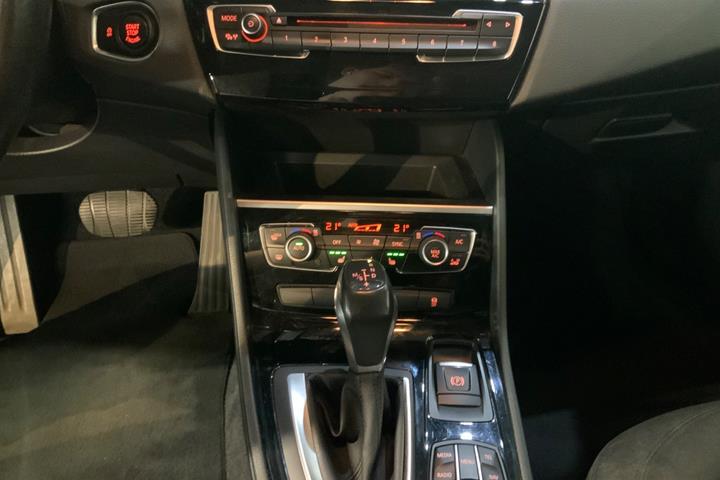Sort BMW 220d fra 2017