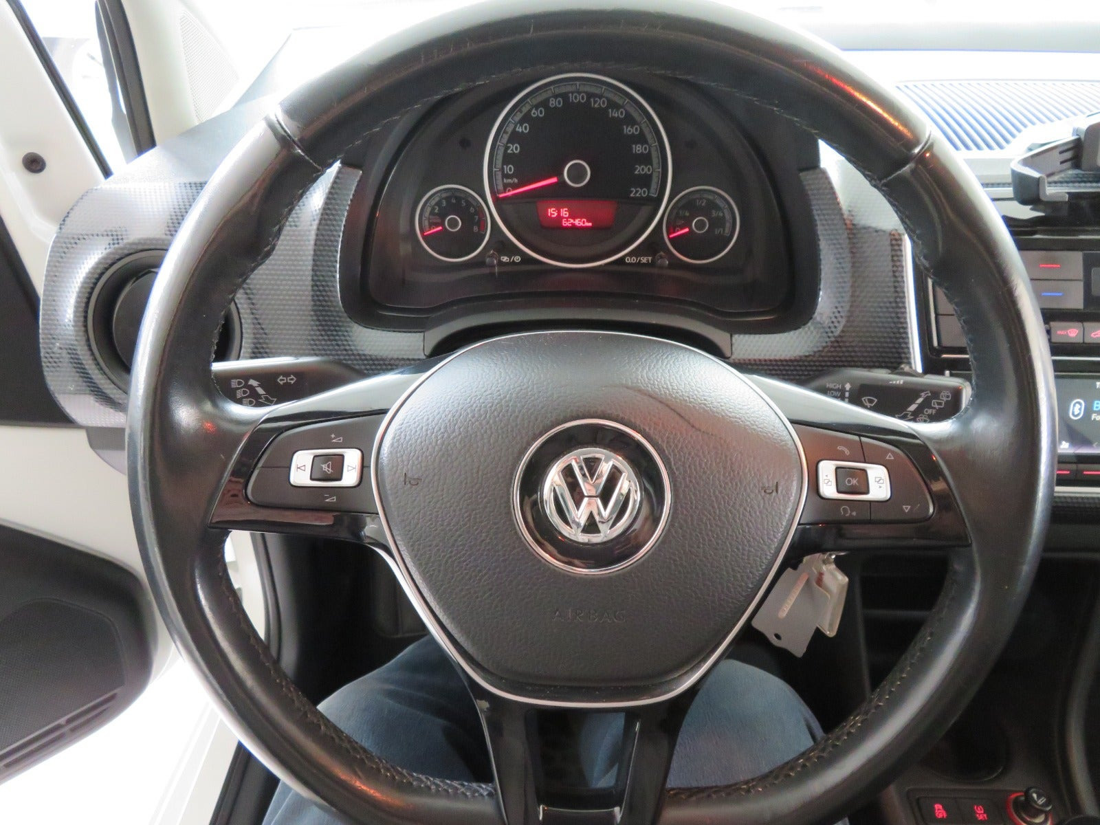 Hvid VW UP! fra 2018