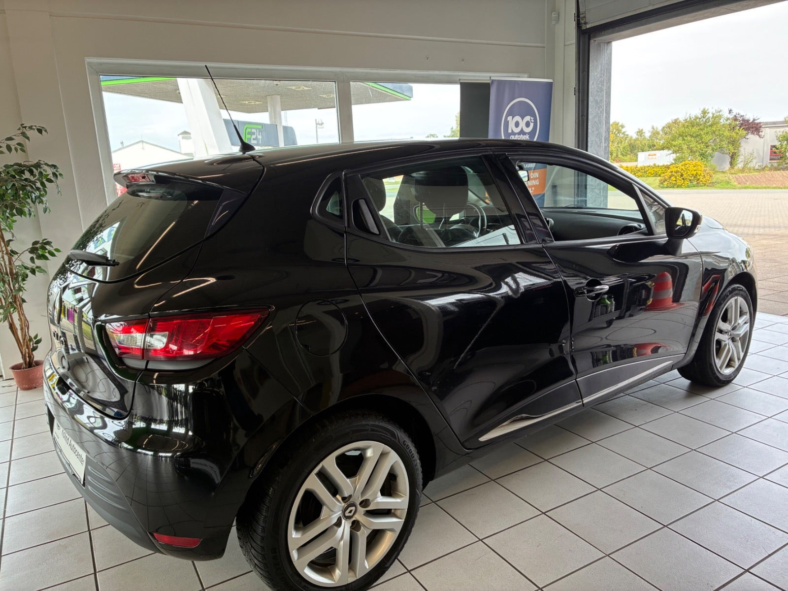 Sort Renault Clio IV fra 2018