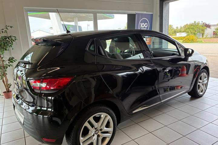Sort Renault Clio IV fra 2018
